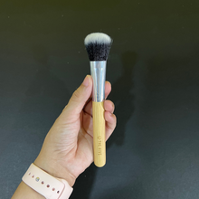 Load image into Gallery viewer, The Hive Vegan Makeup Brush