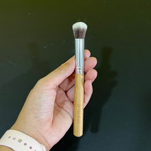 Load image into Gallery viewer, The Hive Vegan Makeup Brush