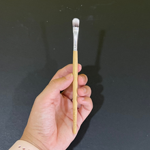 Load image into Gallery viewer, The Hive Vegan Makeup Brush